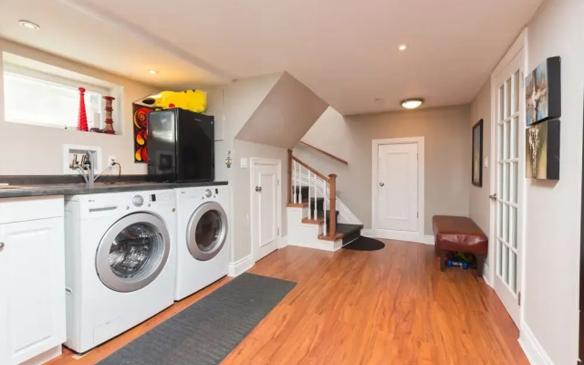 Applewood Suites - Sherway Gardens