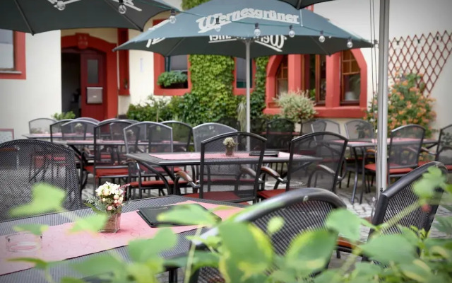 Pension Gasthof und Hotel Roter Hirsch