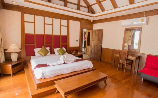 Sirinthara Villa 4 bed pool Nai Harn