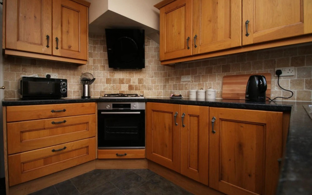 Becky's Bungalow by Tŷ SA - NEW Sleeps 8
