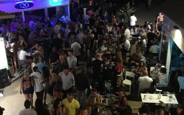 Au Coeur du Village Naturiste