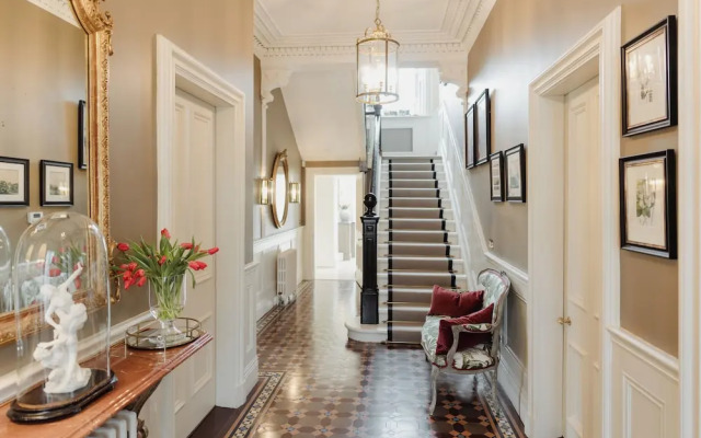 Private and Prestigious Luxury Home