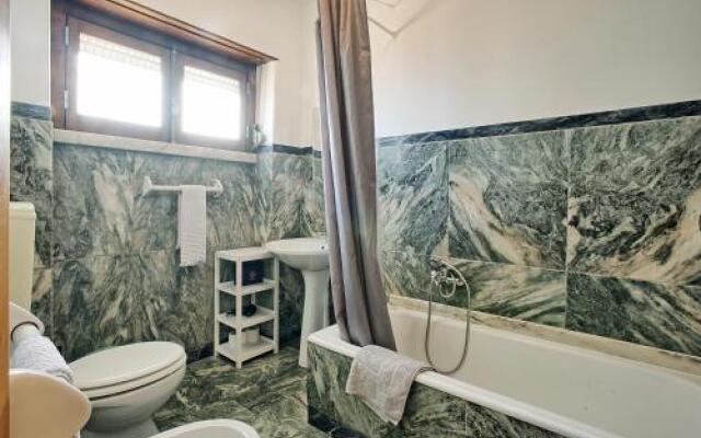 Apolónia 3 Frontal River View