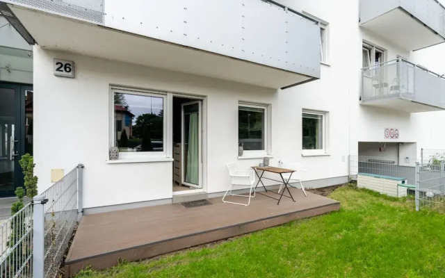 Apartment With Garden Poznan by Renters