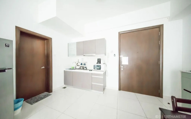 Dream Home & Castle in the Sky Hostel