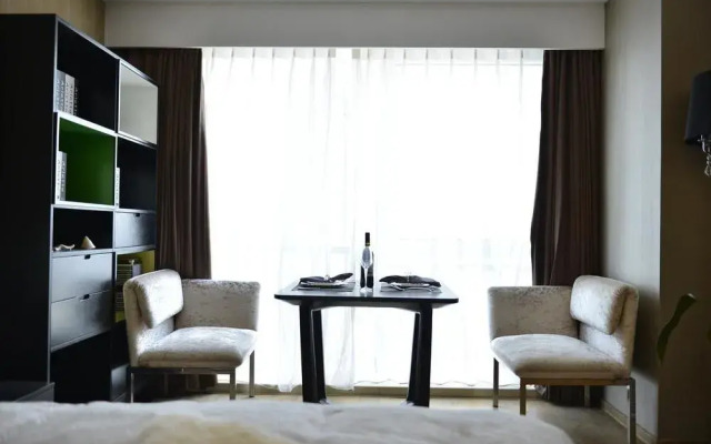 Locca Service Apartment
