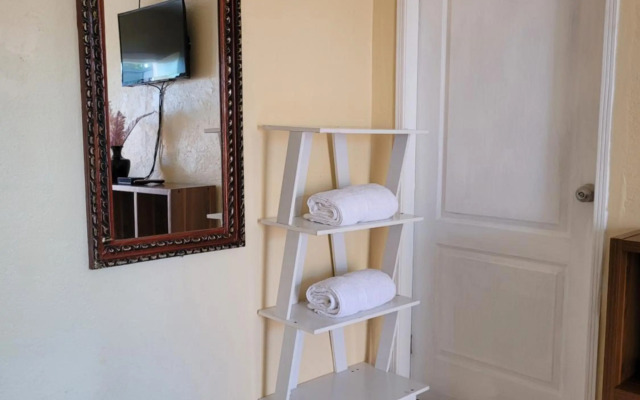 River Merendon Suite.