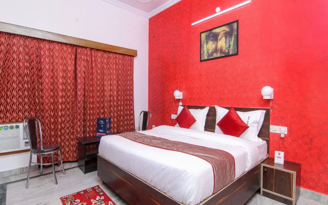 OYO Rooms Near Mayo Hospital