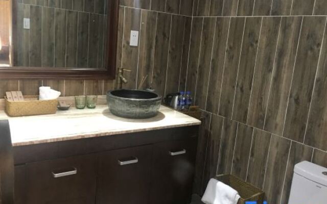 Zhangshe Courtyard Hotel