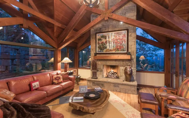 Stonegate Chalet - 4 Br Home