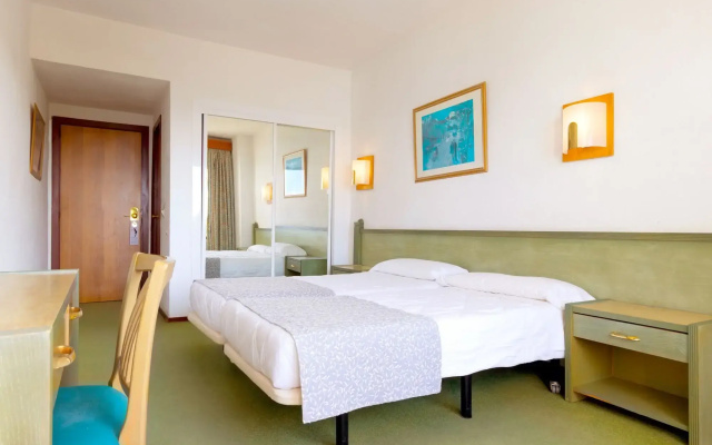 Отель Vibra Beverly Playa