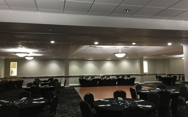 Ramada Des Moines Airport