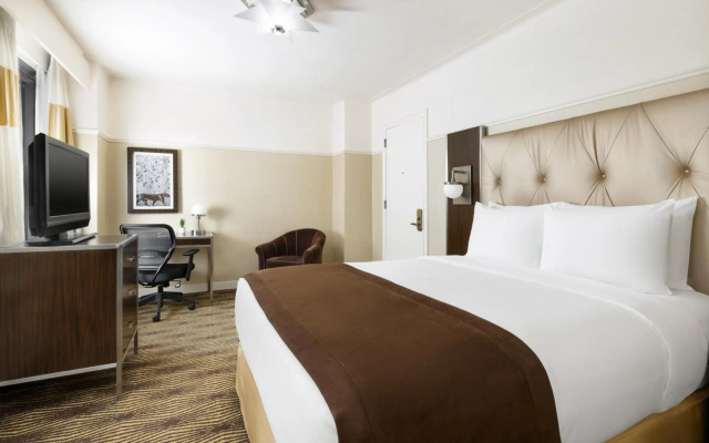 The New Yorker Hotel, a Lotte Hotel