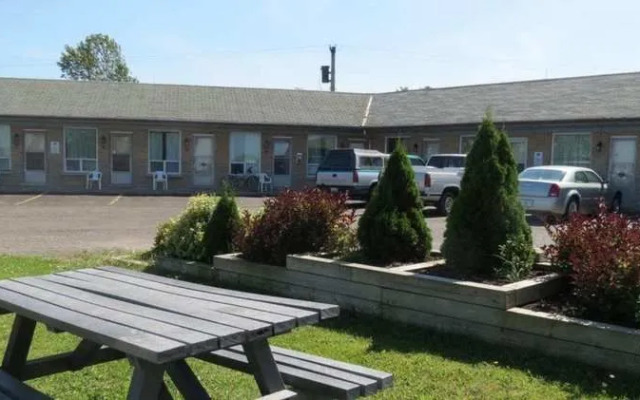 Hotel Port Colborne ON