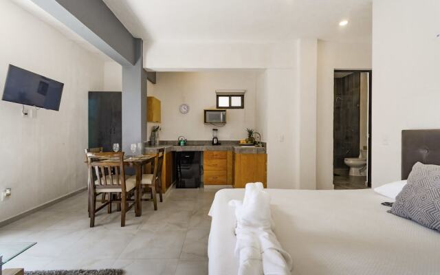 Maui Suites By GuruHotel