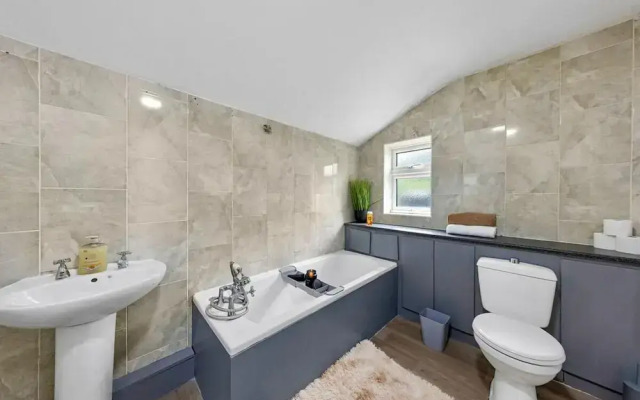 Charming Chatham Apartment With 3 Bedrooms