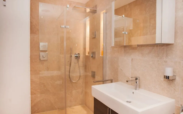 Henge House, Penthouse Apartment