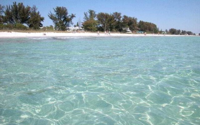 Anna Marie Island Apartments