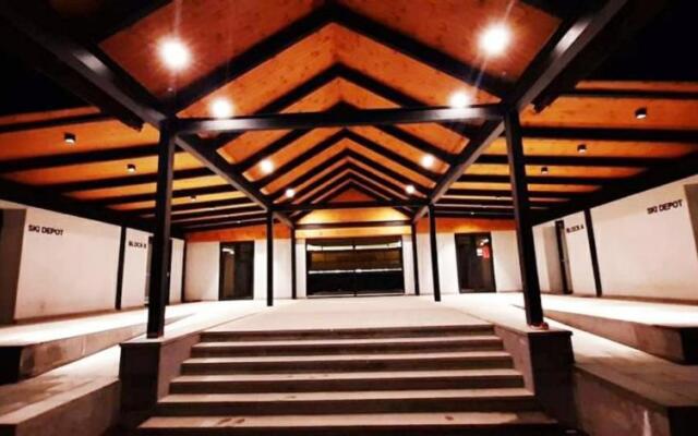 Redco, Twins, New Gudauri