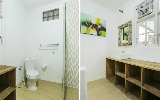 OYO 4003 Ceria Guesthouse SeminyakNearSeminyak Beach