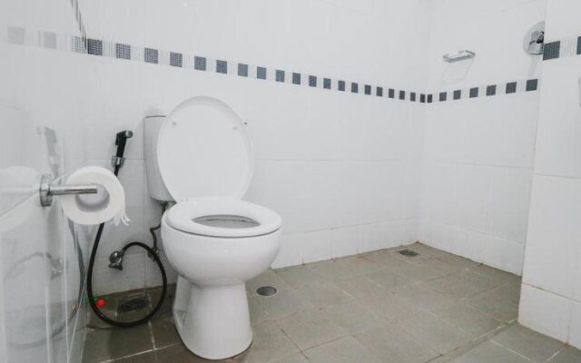 RedDoorz Apartment near Summarecon Mall Serpong