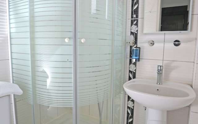 Ömer Aybak Beach Hotel