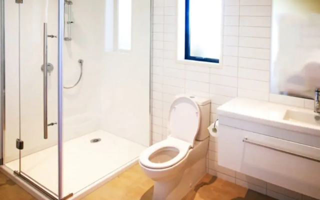 Prime location on Warren St - 3 bedroom town house