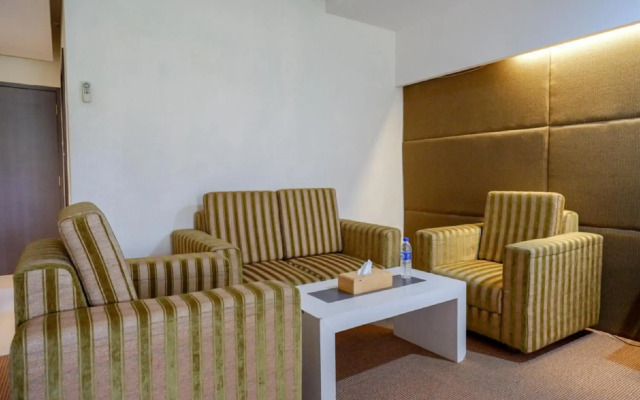 RedDoorz Plus near Hotel Benua Kendari