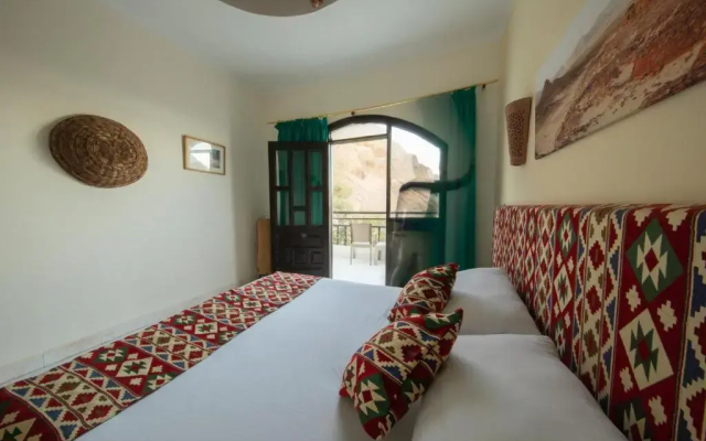 Bedouin Moon Hotel