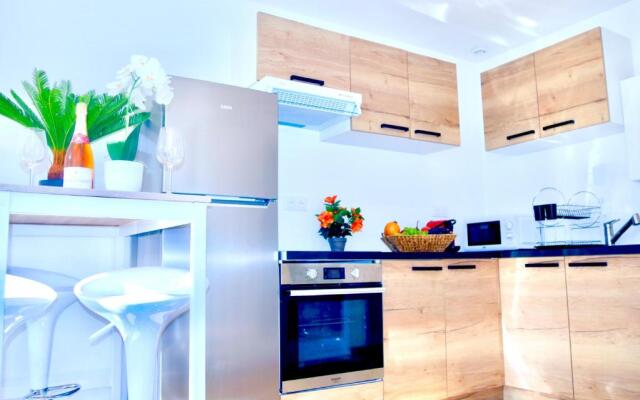 Oasis Au Coeur de Ville Sens (Adults Only)