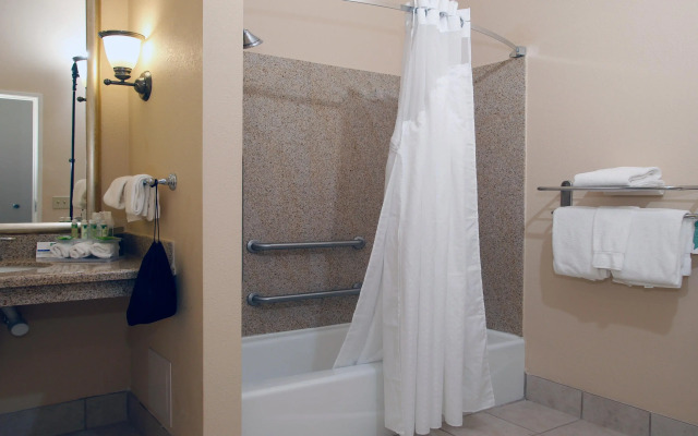 Holiday Inn Express Leland - Wilmington Area by IHG