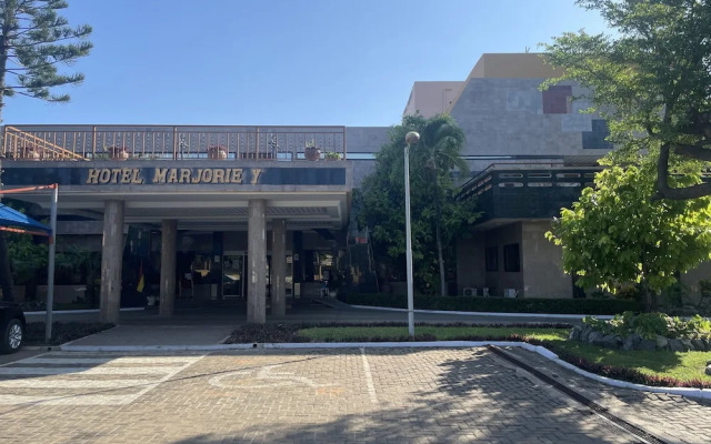 Hotel Marjorie 'Y'