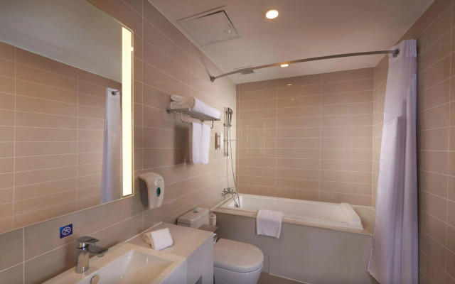 Holiday Inn Express Shenyang North Station by IHG