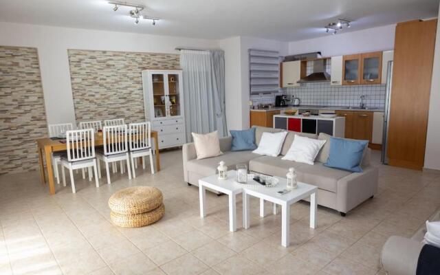 Modern 2bedroom flat with spacious balcony 2