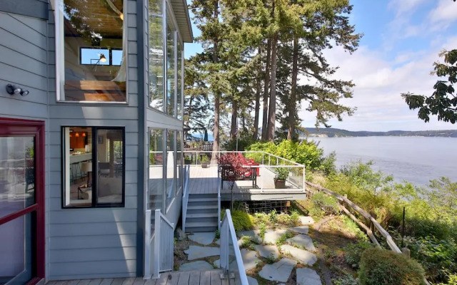 Days and Waves Beachhouse