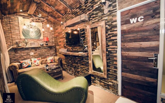 Koi Boutique Riverside