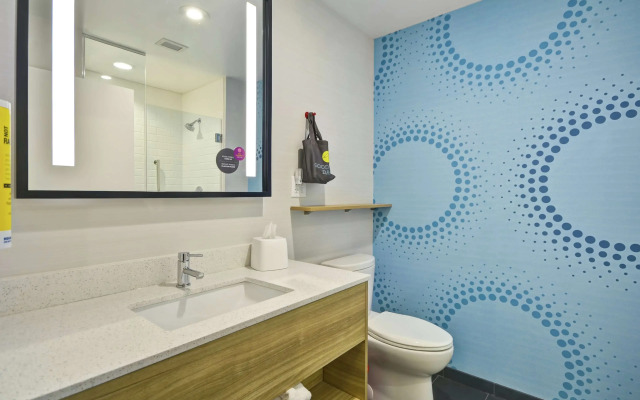 Tru by Hilton Chicopee Springfield