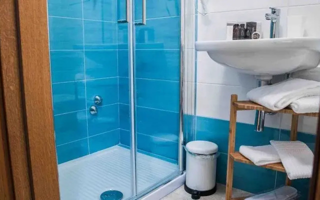 Vittoria Guest House - Salerno
