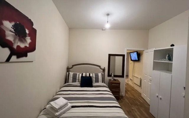 Charming 2-bedrooms City Centre Apartment-no Party