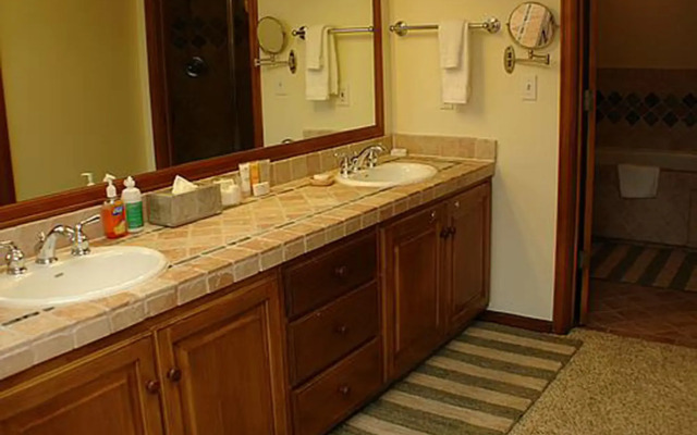 The Caledonian by All Seasons Resort Lodging