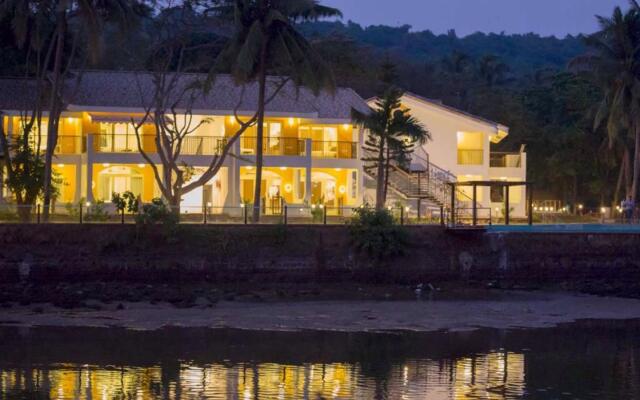 Acron Waterfront Resort