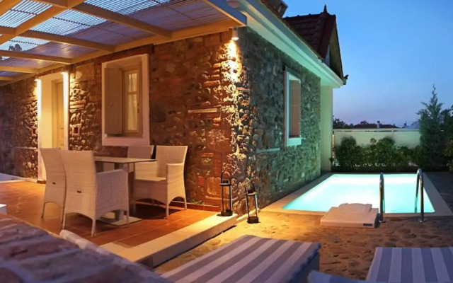 Oikies Small Elegant Houses