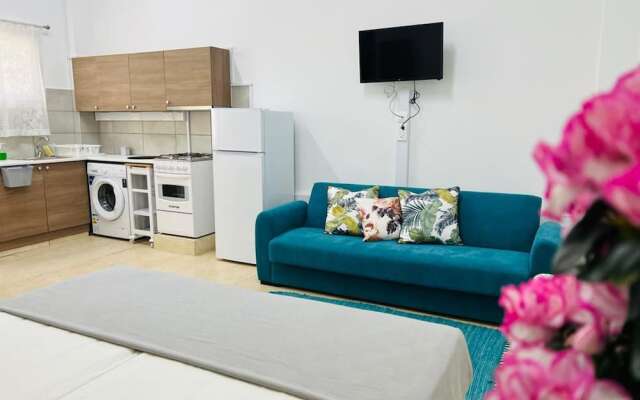Impeccable Newly Renovated Studio in Larnaca