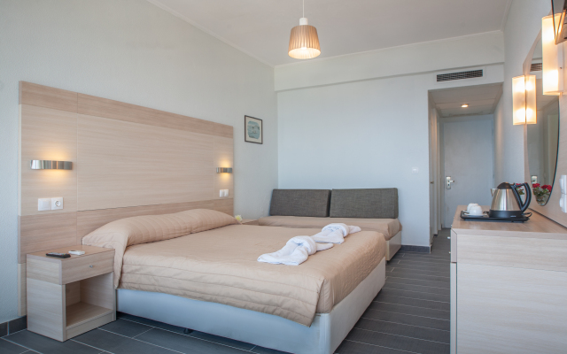 Alexandros Hotel 