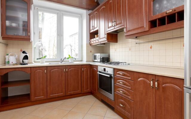 Saska Kepa Modern Apartment