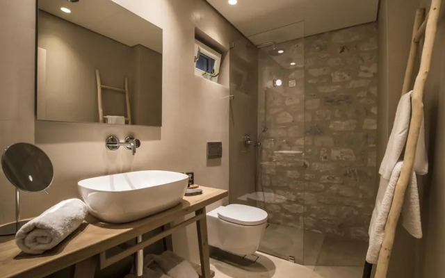 Bassa Maina Villas & Suites