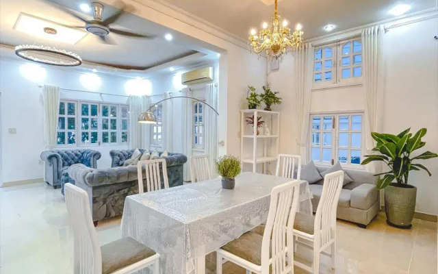 Villa 90 - Villa 86 Group