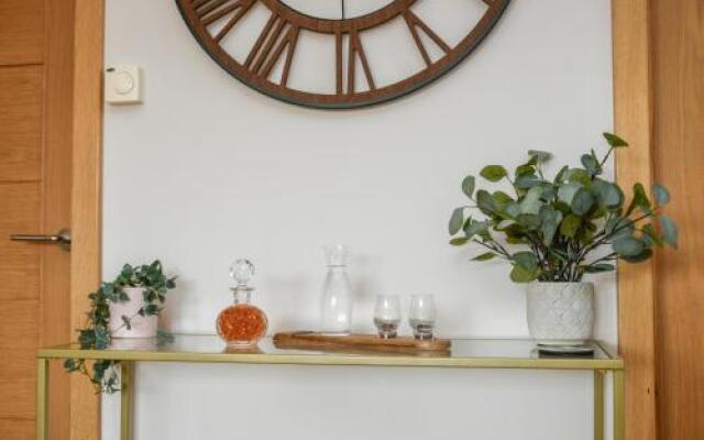 Rowan Tree Apartment