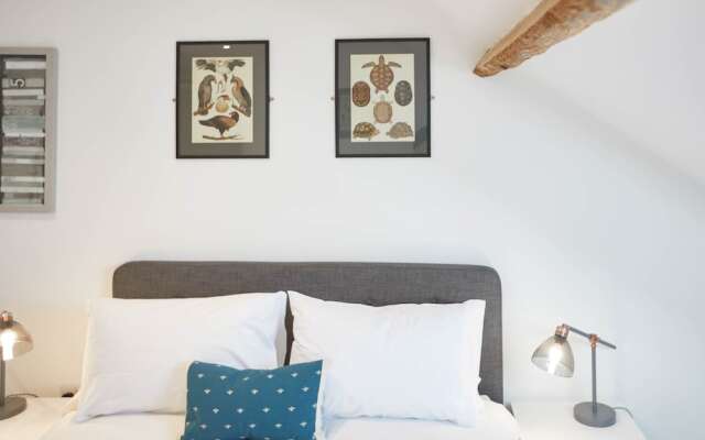 Apartment B Cornerhouse Apartments