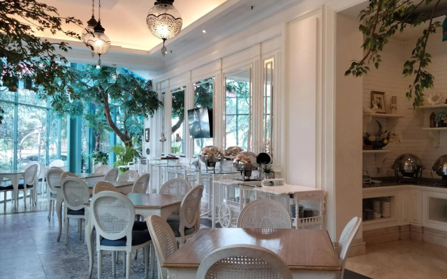 Noor Hotel